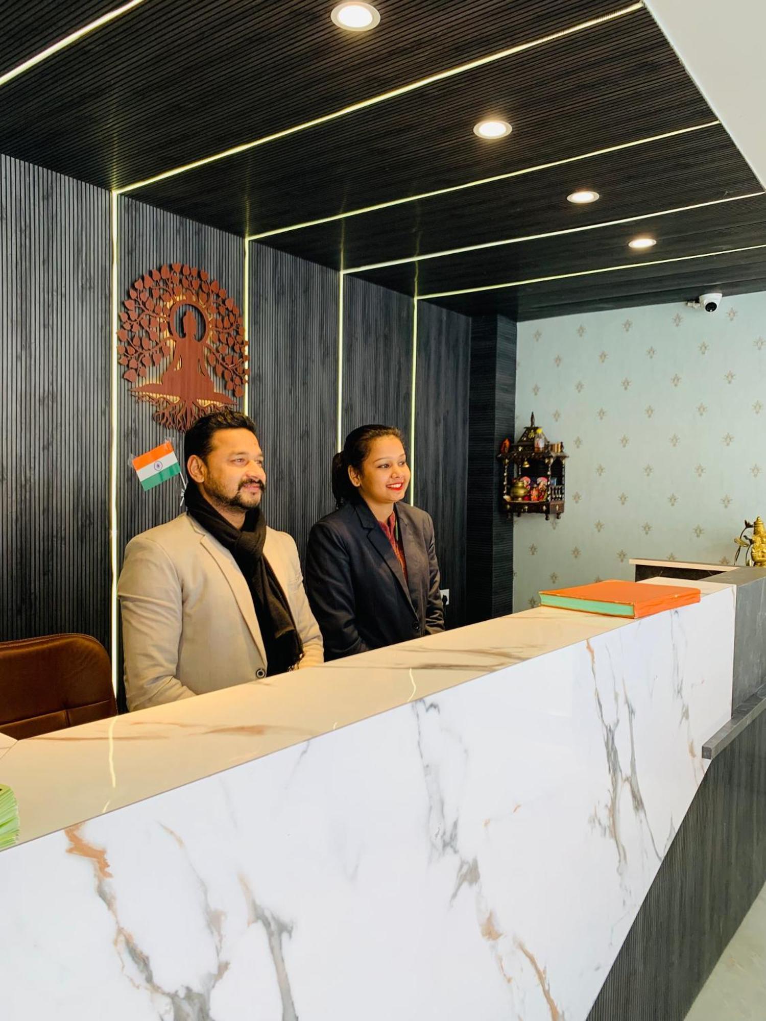 Hotel Nirvana Bliss, Behind Parmarth Niketan Rishīkesh المظهر الخارجي الصورة
