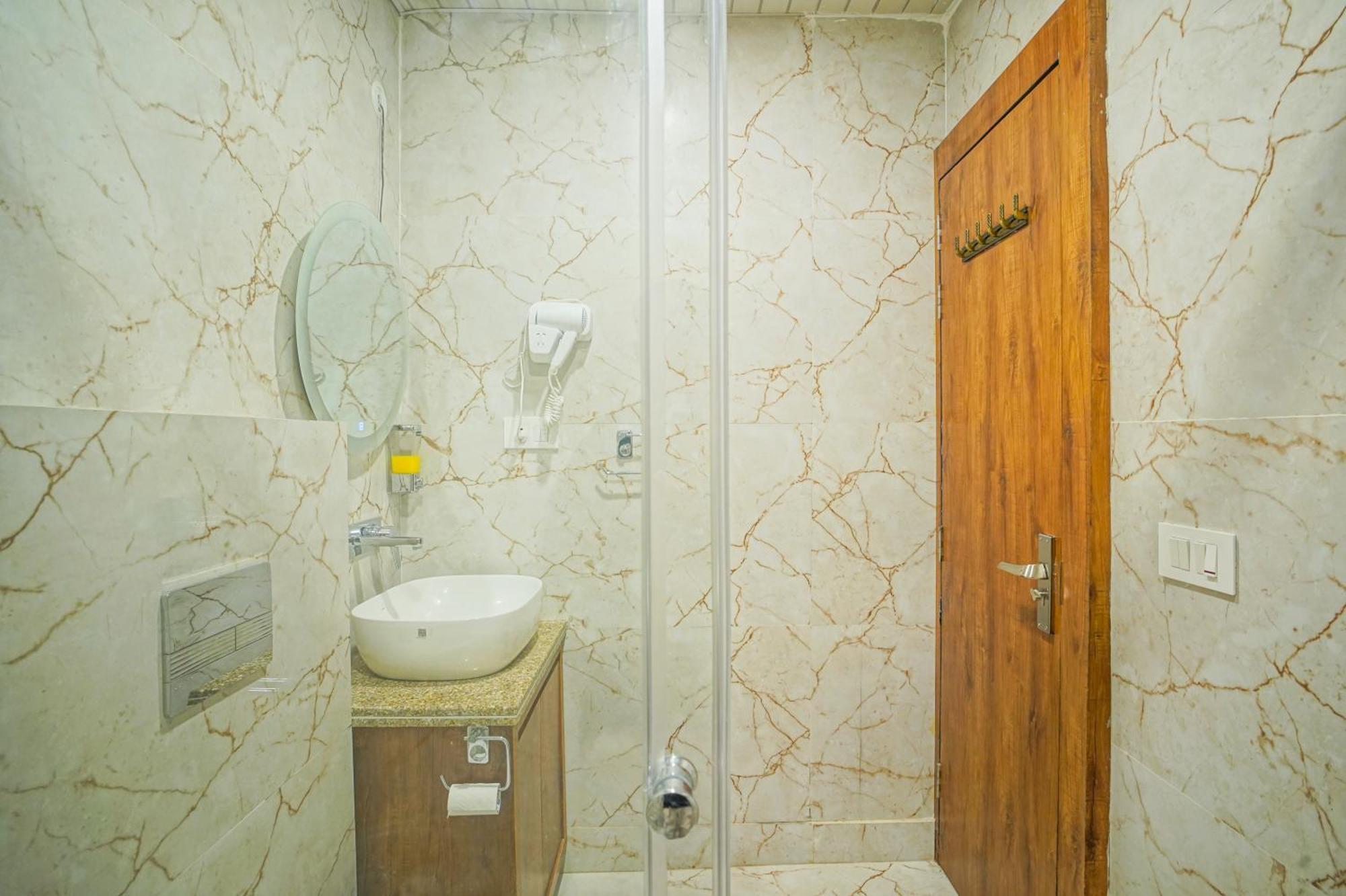 Hotel Nirvana Bliss, Behind Parmarth Niketan Rishīkesh المظهر الخارجي الصورة