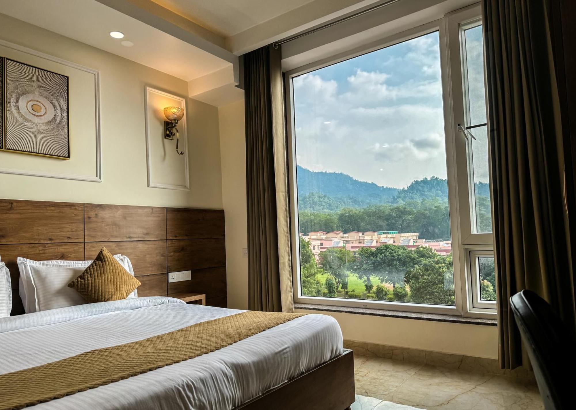Hotel Nirvana Bliss, Behind Parmarth Niketan Rishīkesh المظهر الخارجي الصورة
