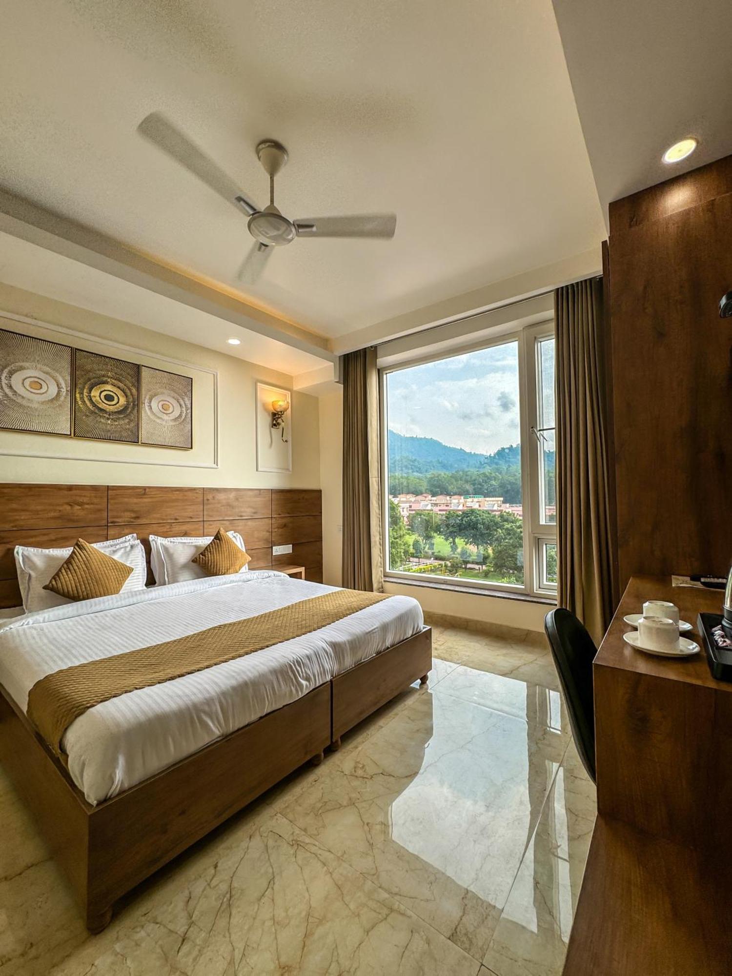 Hotel Nirvana Bliss, Behind Parmarth Niketan Rishīkesh المظهر الخارجي الصورة