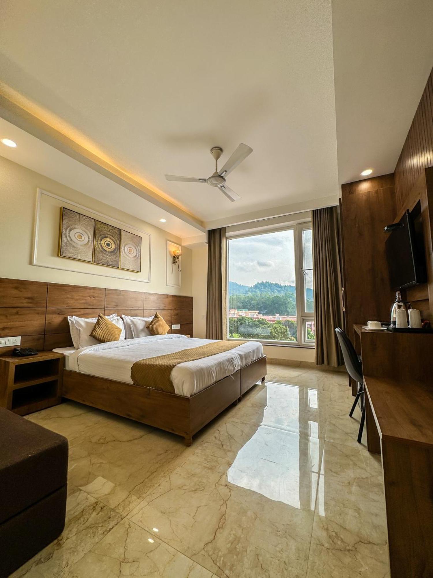 Hotel Nirvana Bliss, Behind Parmarth Niketan Rishīkesh المظهر الخارجي الصورة