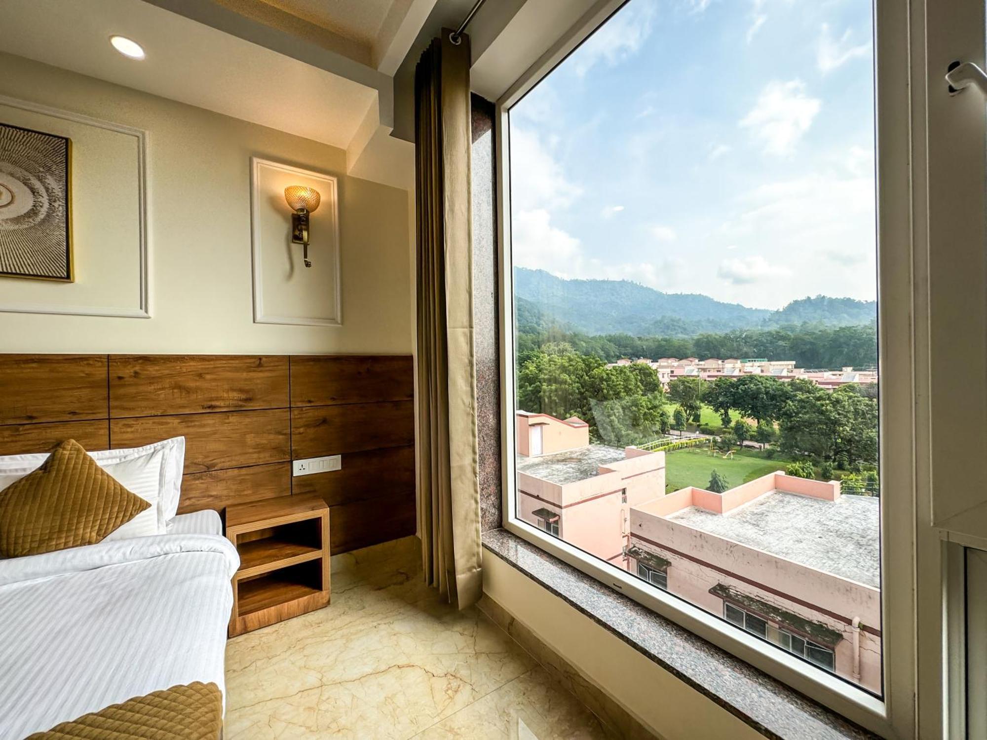 Hotel Nirvana Bliss, Behind Parmarth Niketan Rishīkesh المظهر الخارجي الصورة